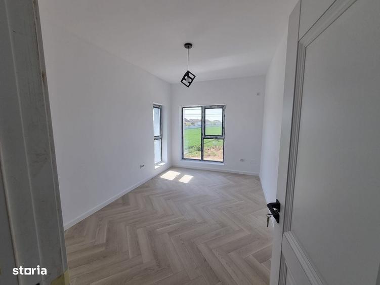 Casă cu 4 camere în Domnești