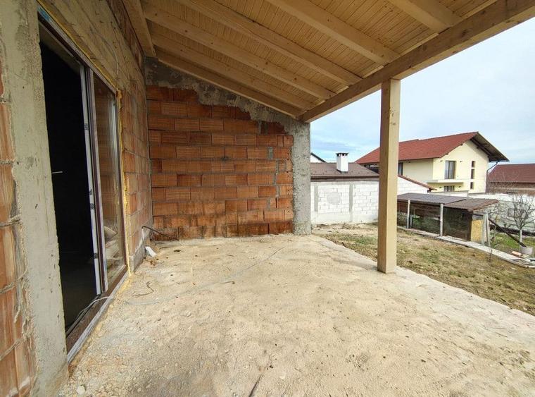 Casă individuală cu 4 camere cu Canalizare în Arhitecților - Calea Cisnădiei