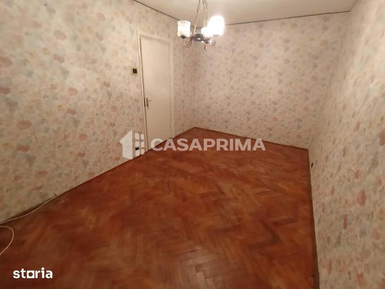 Apartament cu 3 camere semidecomandat în Vest