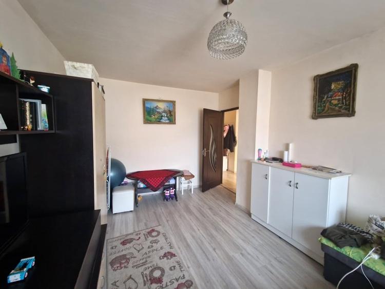 Apartament cu 2 camere decomandat, mobilat în Hotvon
