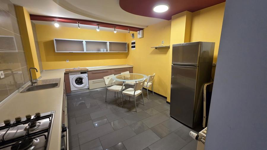 Apartament cu 2 camere decomandat, mobilat în Aradului