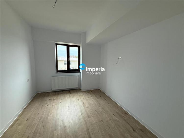 Apartament cu 3 camere decomandat în Valea Lupului
