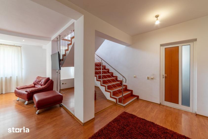 Casă cu 6 camere cu Teren 475 Mp în Găvana