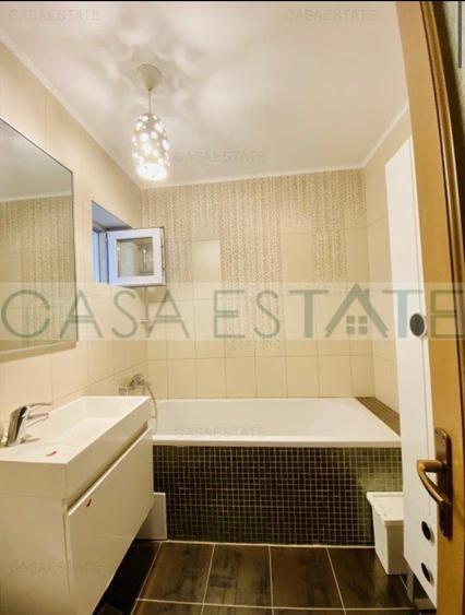 Apartament cu 3 camere în Tineretului