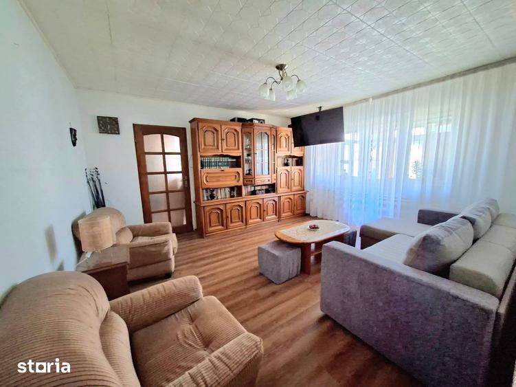Apartament cu 2 camere semidecomandat în Calea București