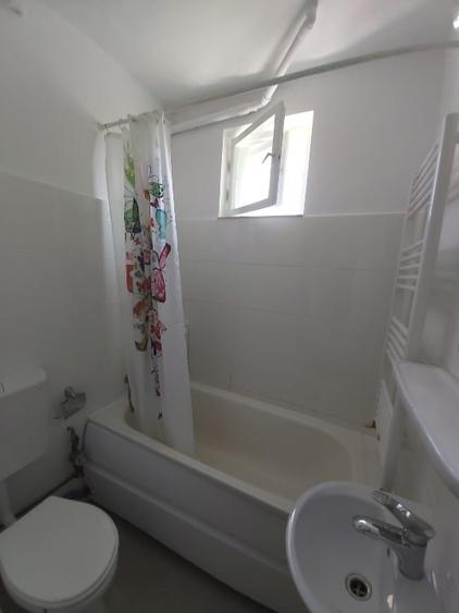 Apartament cu 3 camere semidecomandat în Mihai Viteazul