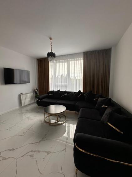 Apartament cu 3 camere decomandat, mobilat în Exterior Sud