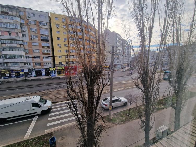 Apartament cu 2 camere semidecomandat în Micro 19