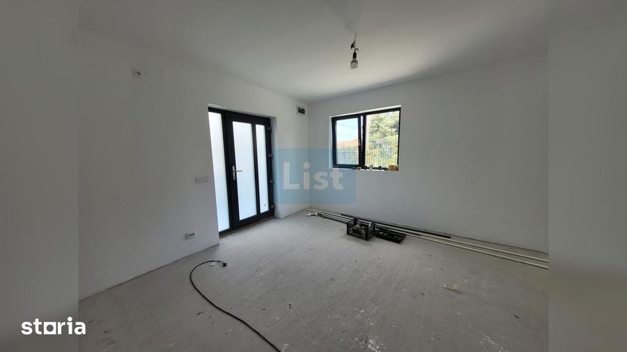 Casă cu 3 camere cu Teren 542 Mp în Grivița