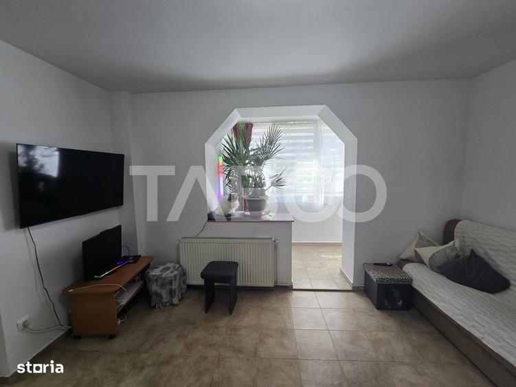 Apartament cu 2 camere nedecomandat, mobilat în Mihai Viteazul