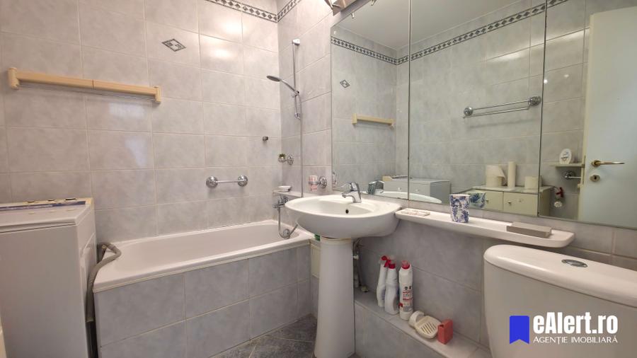 Apartament cu 2 camere decomandat în P-ța Unirii