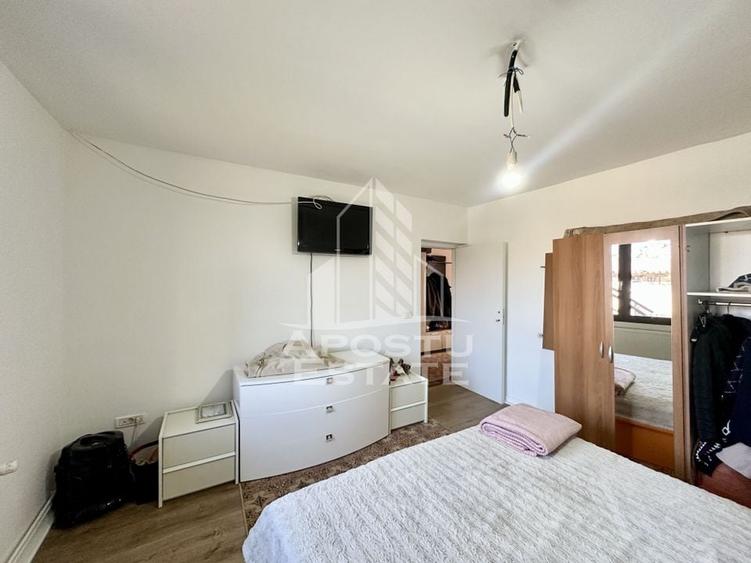 Casa individuala cu 7 camere in Mosnita Veche - 13