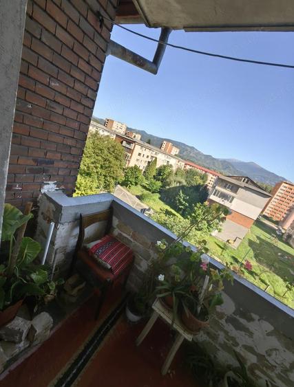 URGENT!!! Vand apartament 73,33 mp, 4 camere, Petrila, 8 Martie - 2