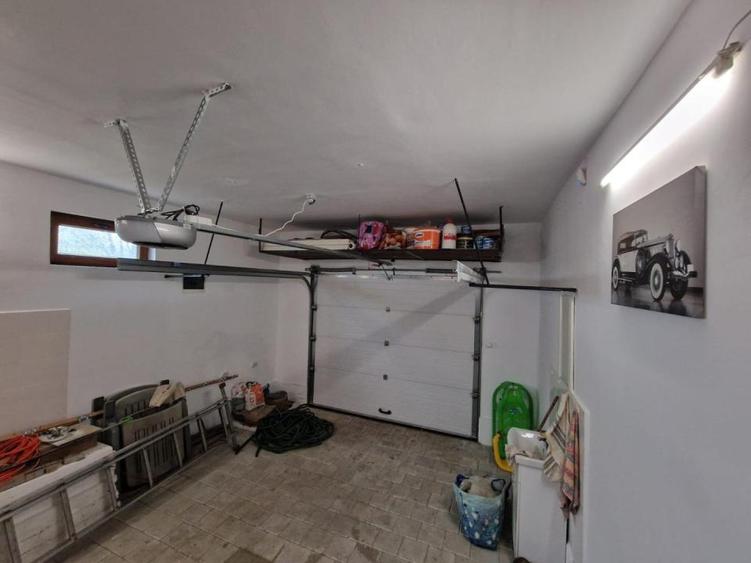 casa 197 mp, garaj, foisor, gratar, teren 780 mp la 100 m de DN 4 - 9