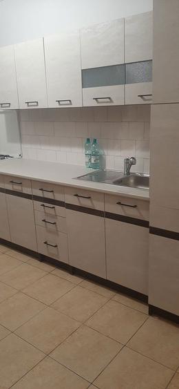 Inchiriez URGENT apartament 4 camere decomandate - 8