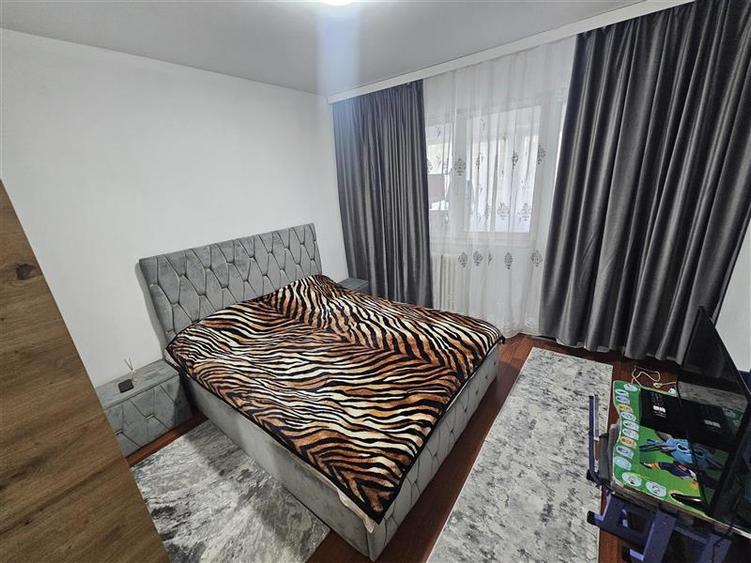 Resita, 3 Cam. Cf. 1, Mobilat+Utilat, Et. 1, Bulevard, Micro 3 - 4