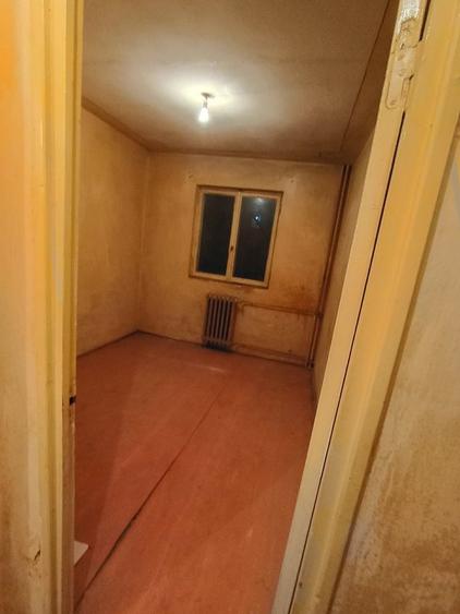 Apartament de vanzare - Turnu Magurele, cartier Catanga bloc H5,et 2 - 6