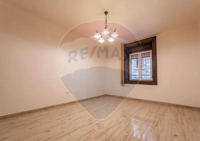 Spa?iu de birou de inchiriat in zona centrala - 2