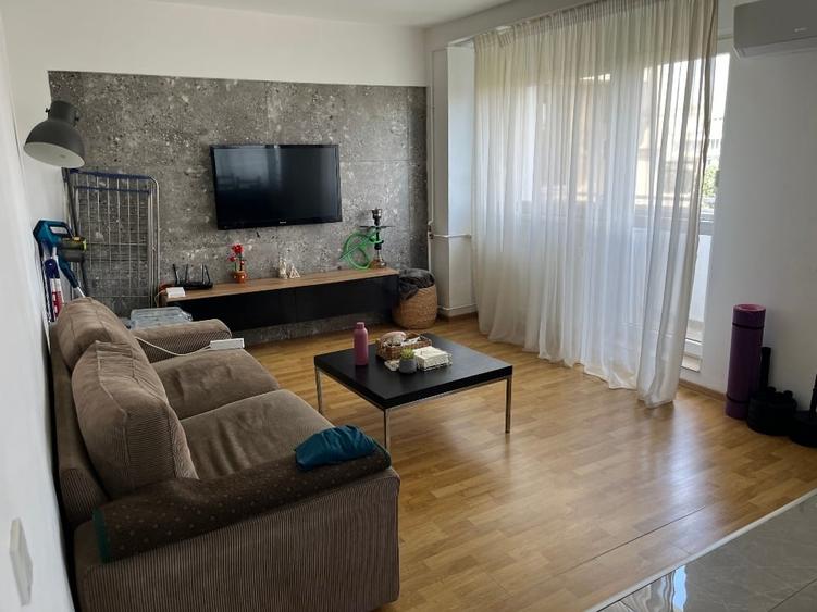 Apartament cu 3 camere decomandat, mobilat în Unirii