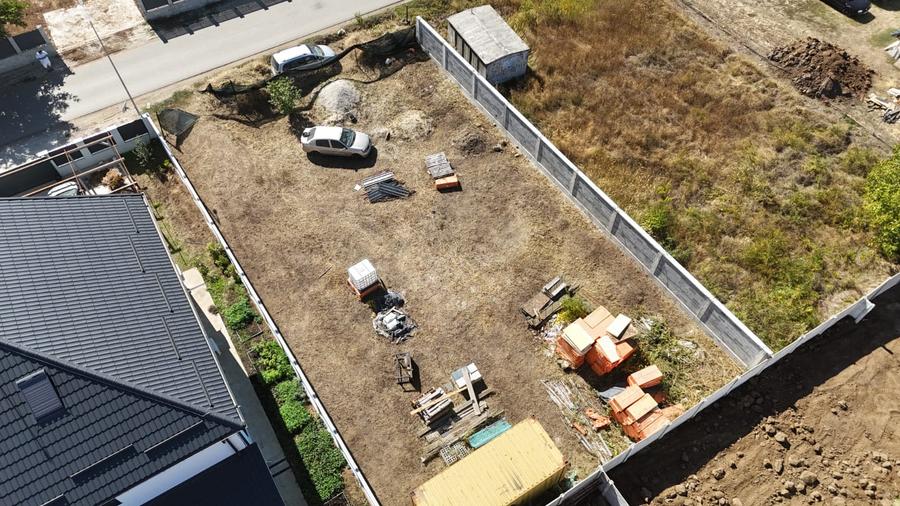 De vanzare teren Comuna Berceni - 600 mp - 75.000 € - 2