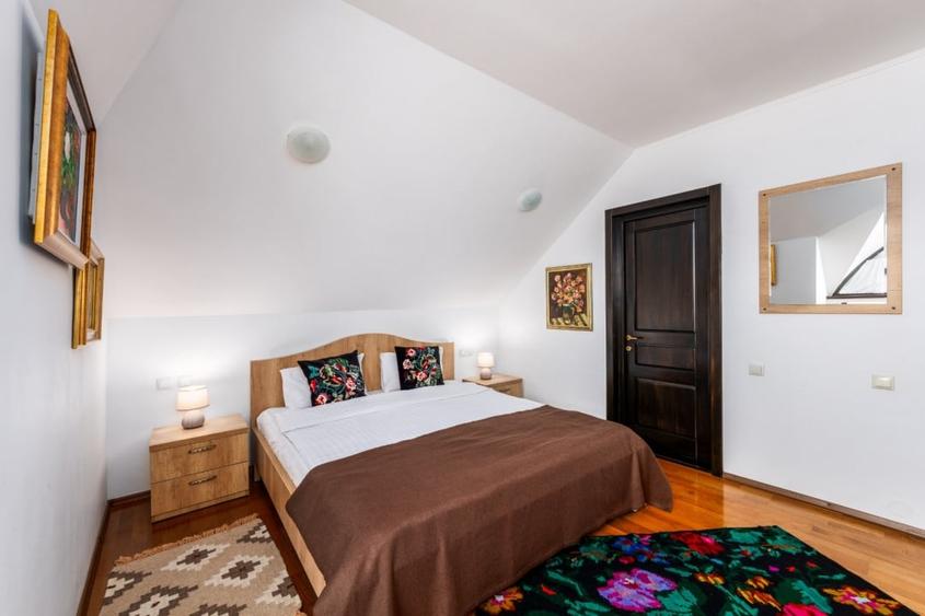 Casa de vacanta sau locuinta - 5 camere, 5 bai, 1300mp, langa Gura Humorului - 13