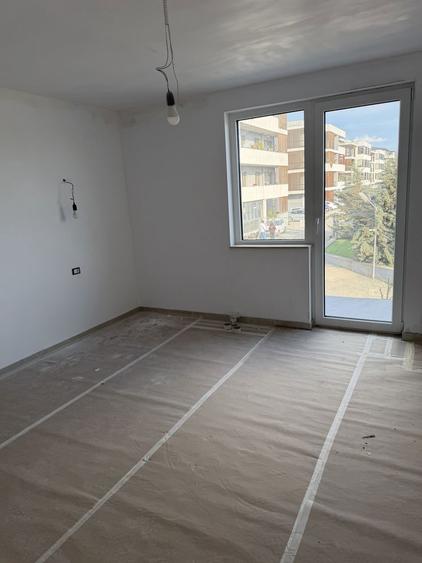 Spatiu comercial - 8