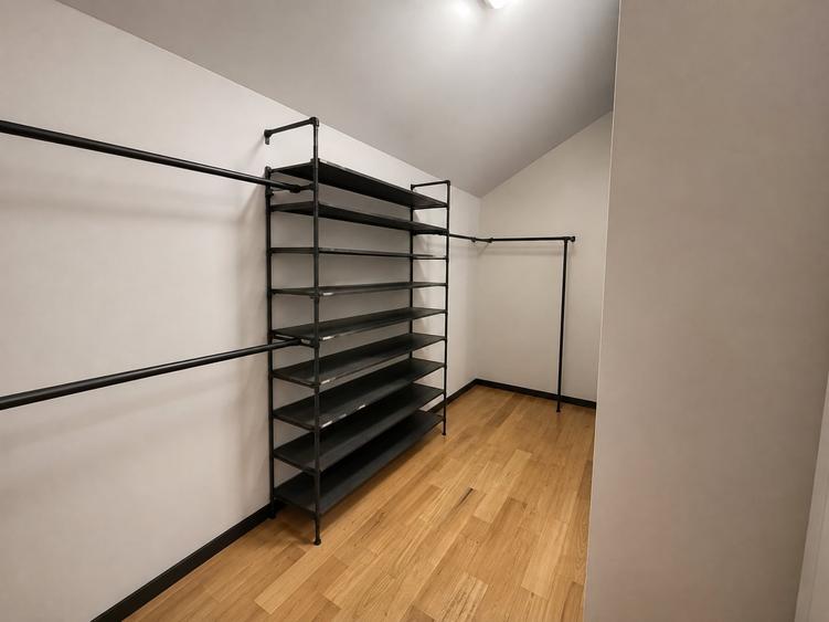 Apartament cu 3 camere semidecomandat, mobilat în Aradului