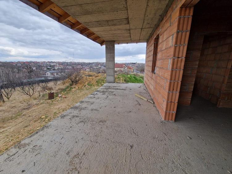 Casa individuala (semicolectiva) 172 mp utili, teren 765 mp Feleacu - 37