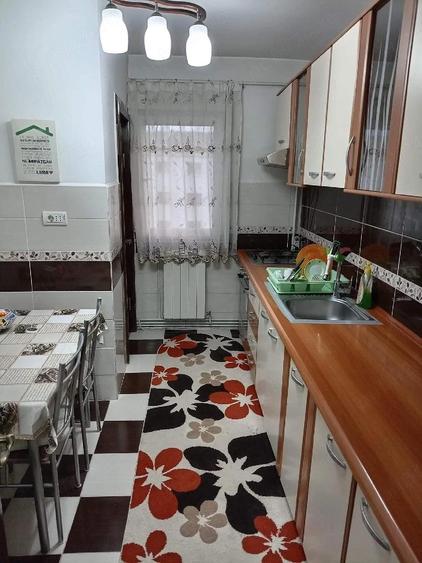 Apartament 3 camere de inchiriat Pa?cani, zona Vale (Sf. Vineri) - 6