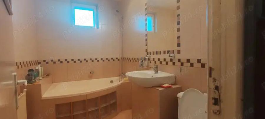 Apartament cu 4 camere de vanzare - 2