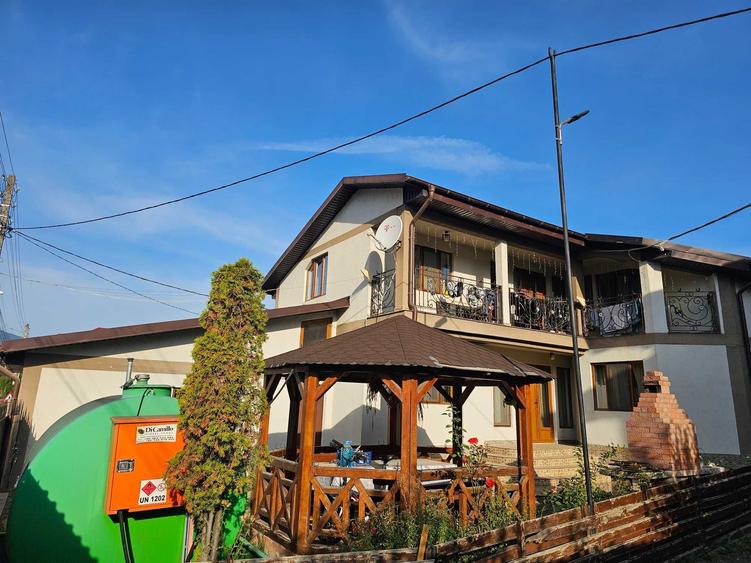 Casa si spatiu comercial - 2