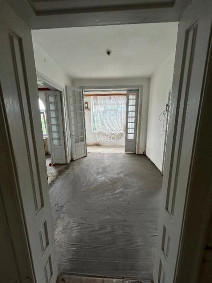 Casă 4 camere, 701 mp teren – Câmpulung, vedere superbă