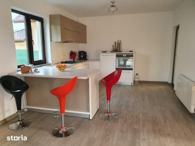 Casă cu 5 camere cu Teren 670 Mp în Mihai Eminescu