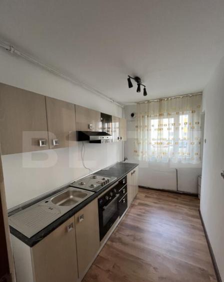 Apartament 3 camere complet renovat 70 mp utili (cu balc - 12