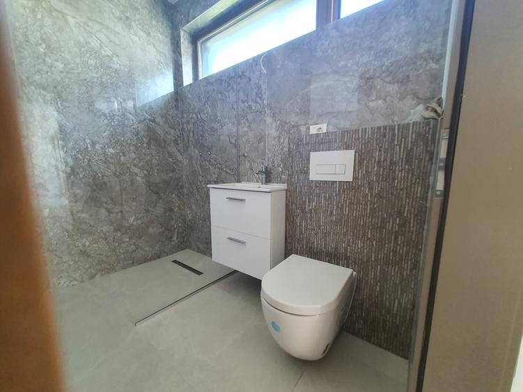 Monarch Soleil  - parchet , usi interioare, tamplarie din lemn natural - 8