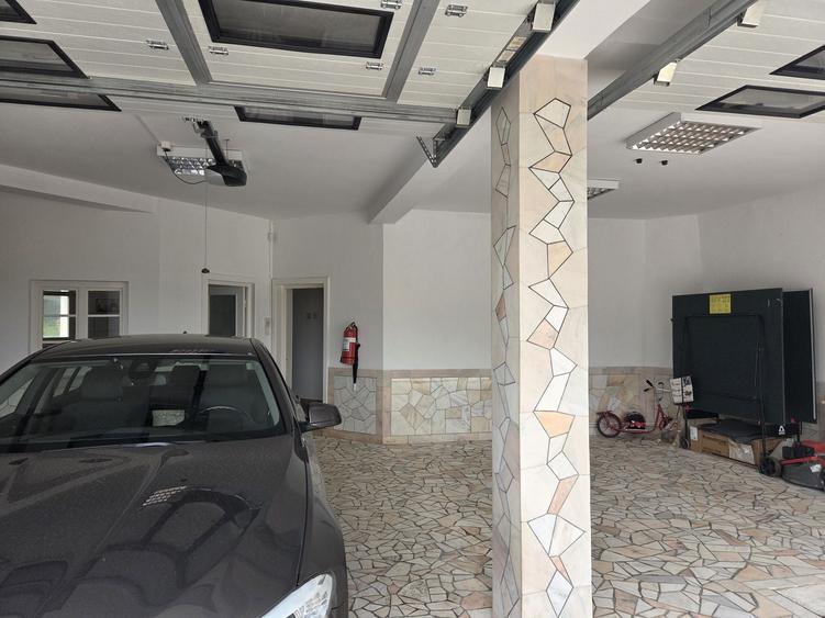 Casă cu 4 camere în Corunca