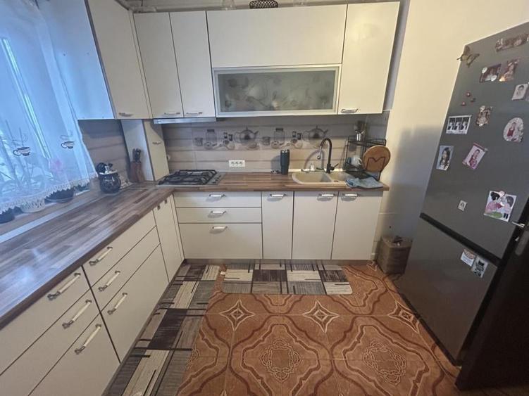 148000- 3 camere renovat- Sun Plaza-metrou- 70mp- 2bai- bloc 1982 reab - 3