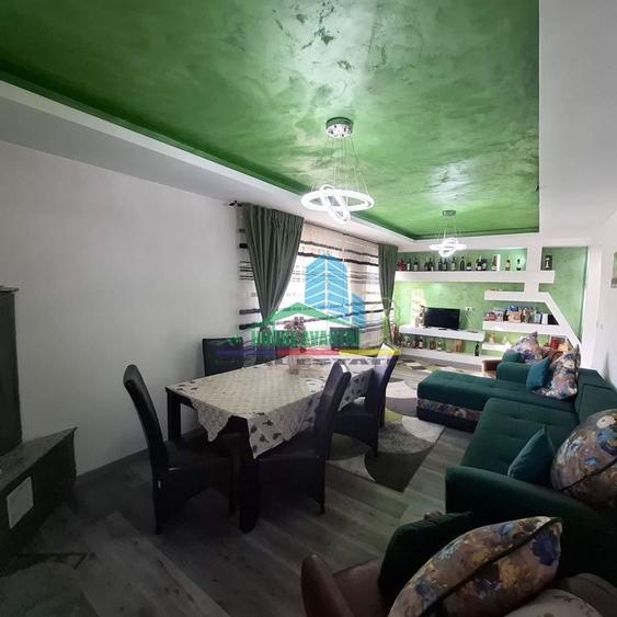 Casă cu 4 camere cu Teren 790 Mp în Central