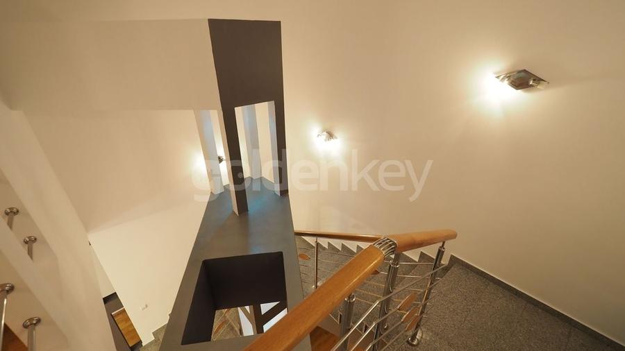 Vedere panoramica! Duplex cu 6 camere pe strada linistita, 350mp - 10