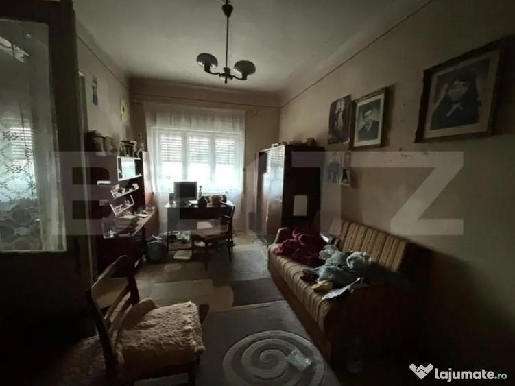 Casa de vanzare in suprafata de 100 mp localizata central i - 7