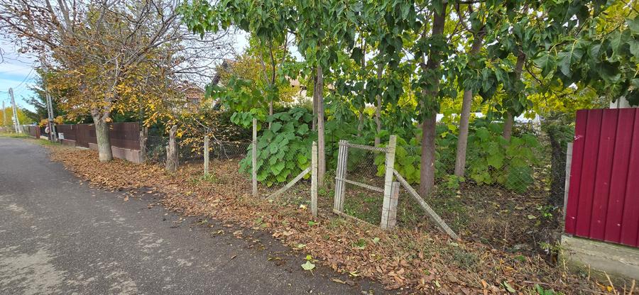 Teren  715  mp  intravilan Petresti - 19