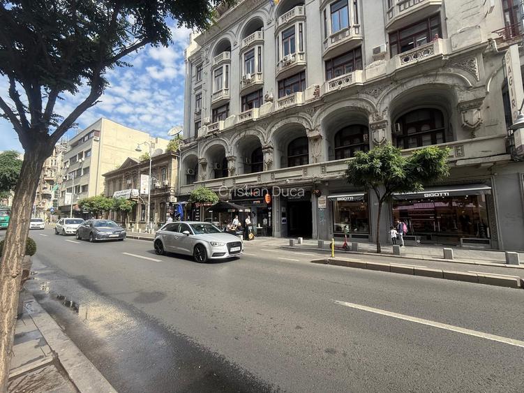 Oportunitate! Spațiu comercial pe Calea Victoriei, zona pietonala cu terasa Oportunitate! Spațiu comercial pe Calea Victoriei, zona pietonala cu terasa