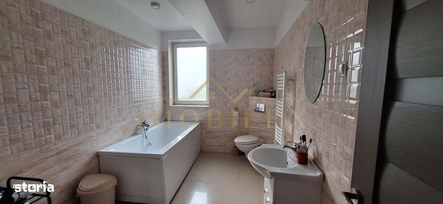 Casa individuala ,teren 2500mp Dambul Rotund - 2