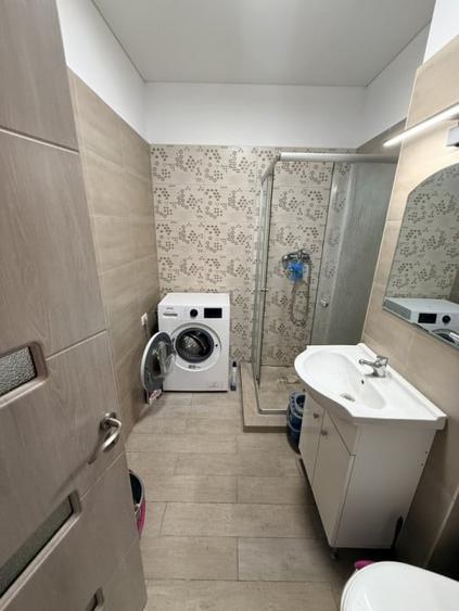 Inchirierz Garsoniera  Militari Residence strada Tineretului - 8