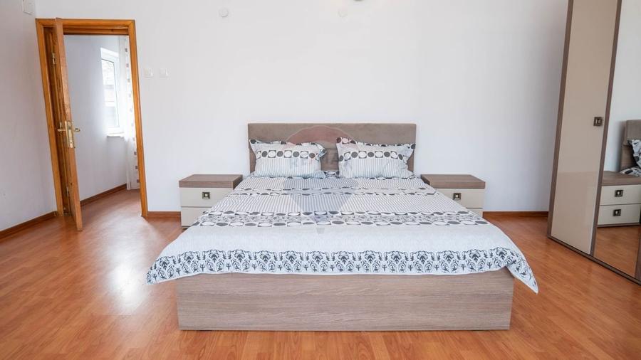 VILĂ MIXTĂ DE VÂNZARE – STRADA 1 DECEMBRIE 1918 - 43