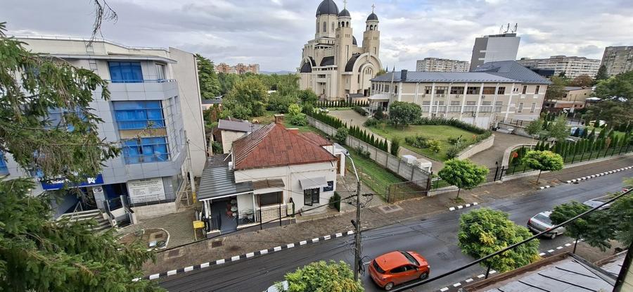 Garsonieră decomandată în Banca Națională