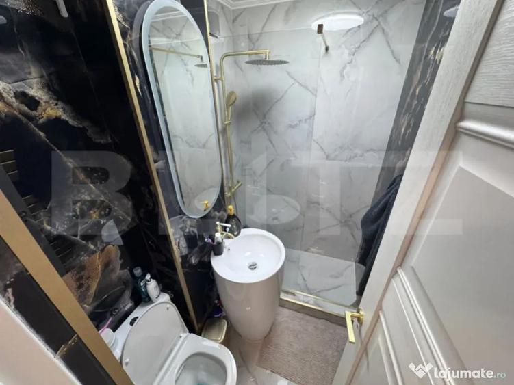 Apartament de vanzare, cu 2 camere, zona Micro 6 - 3