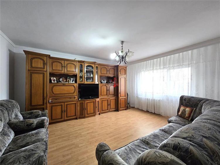 Et.1, hol  H , bloc reabilitat  Doamna Ghica Pancota - 2