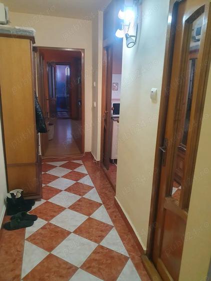 Se vinde apartament 3 camere. - 1