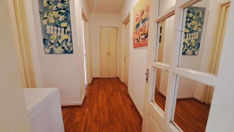 Apartament 3 camere, 65mp , semidecomandat, etaj 3, zona 1 Mai - 10